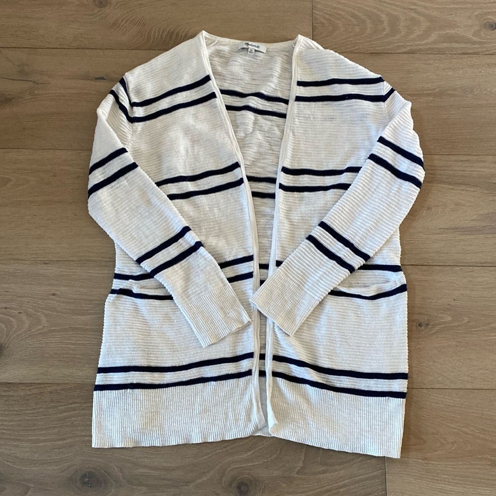 Madewell cardigan in an extra small.